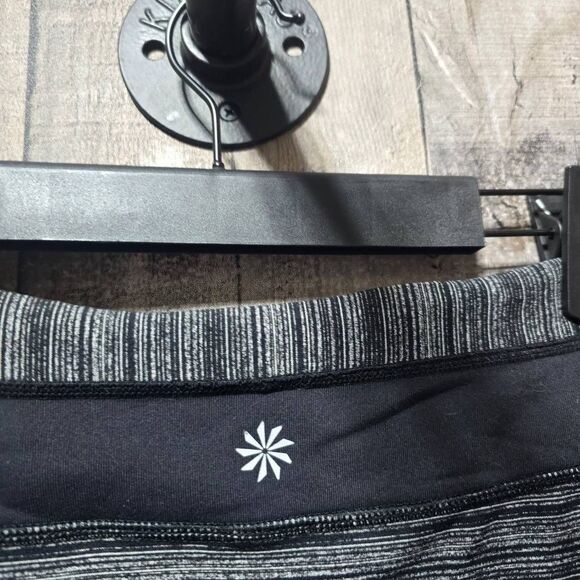 Athleta All Align Short UPF 50 Internal Pocket Womens - Picture 3 of 5